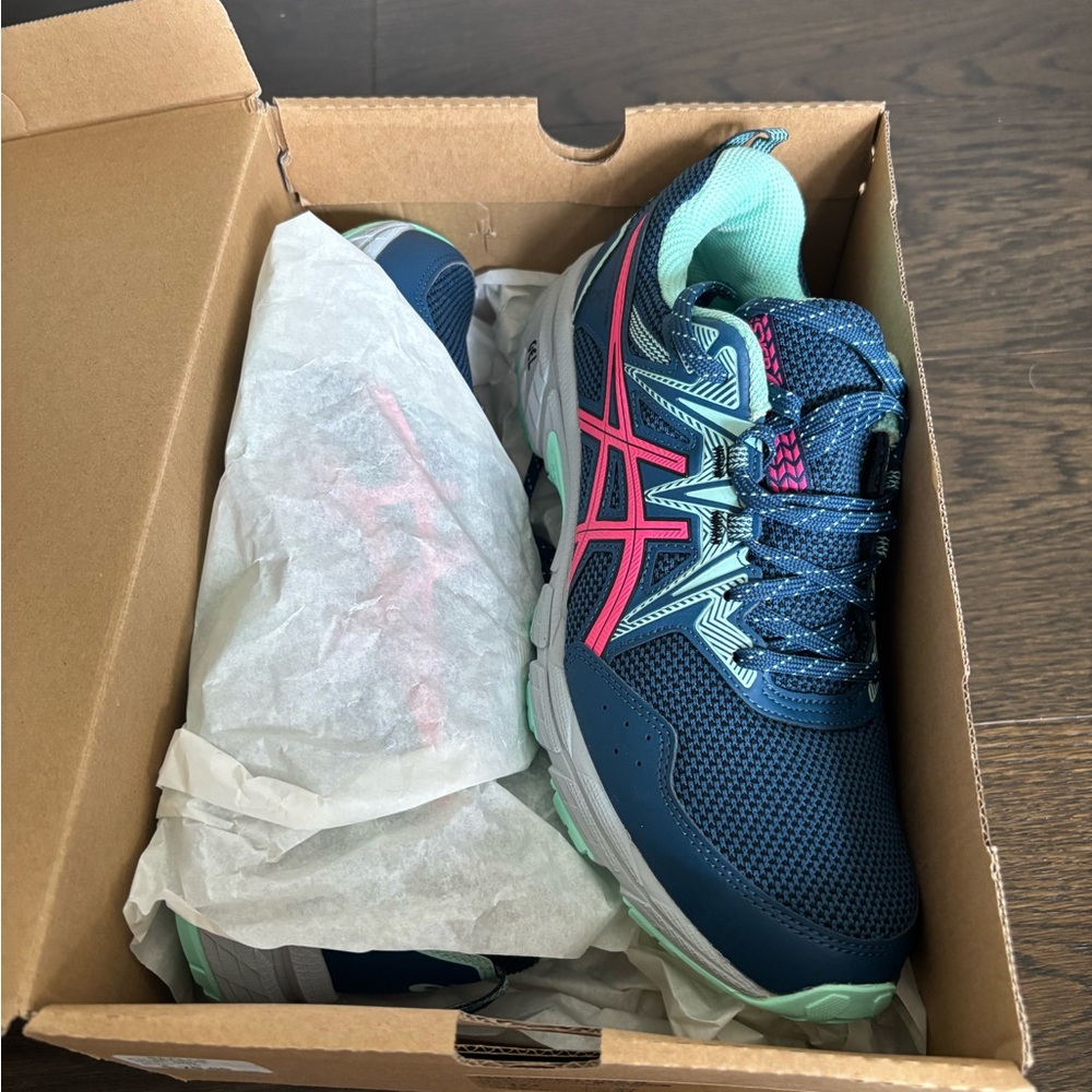 NWT Asics Gel-Venture 8 Running Shoes